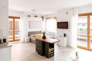 LOFT con Terrazzo - 3 min dalle Autostrade By followgreenhouserome