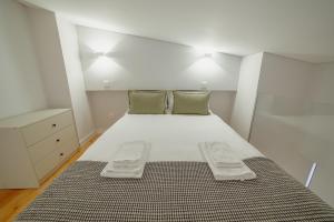 Downtown Amazing Duplex by Vacationy