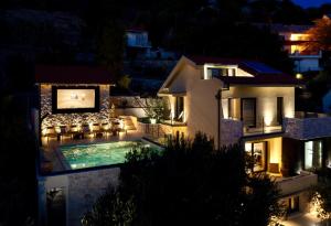 Luxauthentic villa with heated pool SALT STONE - sauna, jacuzzi, gym, outdoor kitchen with bbq