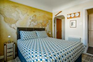 Double Room with Balcony room in Twentieth Century B&B