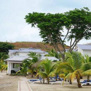 Escapada familiar playa, toboganes y diversión fuera de la ciudad