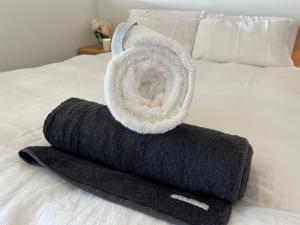 The Alexander Apartments - Harbour Views, Parking, Pool, 24hr Concierge