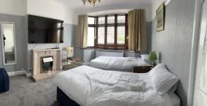 Amazing and Romantic O2 Arena 4 Bedrooms House free parking - London