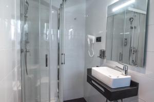 Economy Double Room without Window room in Hotel DAOS