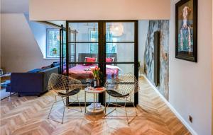 2 Bedroom Cozy Apartment In Stezyca