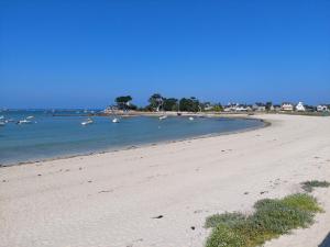 Maisons de vacances Comfortable holiday home XXL directly on the beach, Plouneour-Brignogan Plages : photos des chambres