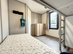 Chalet de standing, 7 couchages, piscine chauffée, proche plage et commerces, WIFI inclus - FR-1-361-463