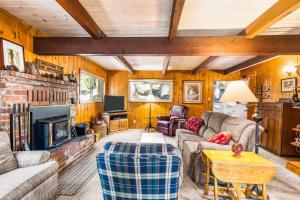 Jug Handle Hideaway