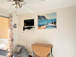 Studio cabine 4 pers avec terrasse, clim et parking au Lavandou - FR-1-251-431
