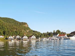 Five-Bedroom Holiday home in Jelsa 2