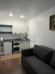 Проспект Олександра Поля 135