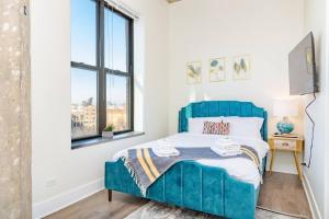 McCormick Place Spacious 3BR Family Heaven Suite with Optional Parking Sleeps 10 Guests Near Soldier Field and Field Museum