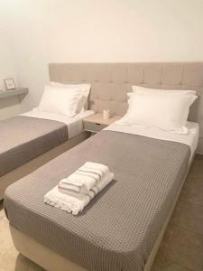 Omma, Main Street suite