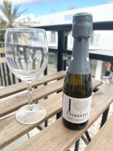 Omma, Main Street suite