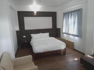 Everest Guest House