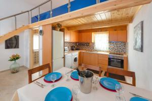 Beach Pearl - Beach Front House with Private Pool