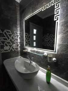 شقة على كورنيش النيل المعادي Maadi Nile view Cairo