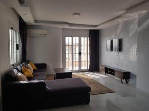 شقة على كورنيش النيل المعادي Maadi Nile view Cairo