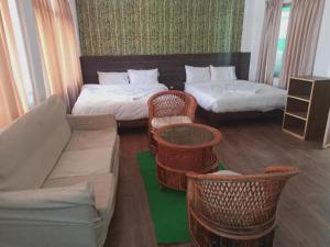 Everest Guest House