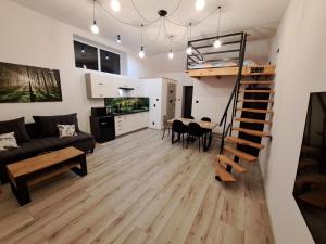 Apartament z antresolą