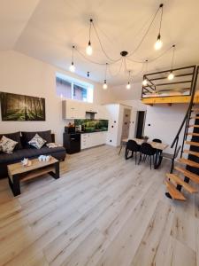 Apartament z antresolą