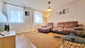 Appartements Les Suites GALF - Spacieux - Fibre - Netflix - RBNB : Appartement 2 Chambres