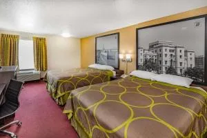 Super 8 by Wyndham Kinder/Coushatta near Casino - Bunkie