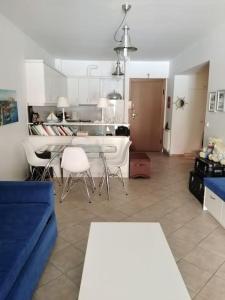 Luxury Apartment with Pool View