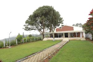 Nilgiris Inn By Lexstays Kotagiri, Ooty