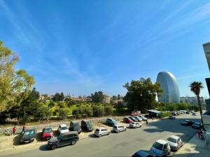 Two Bedroom City Seaside Apartment - 4hvězdičkové hotely ve městě Lemesos