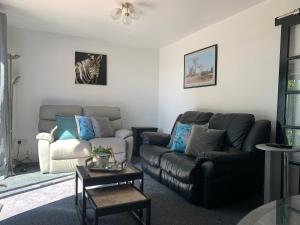Norwich Airport 20 miles away 2-Bed in Gorleston