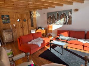 Chalets Le Serre Barbin : Maison / Chalet avec jardin : photos des chambres