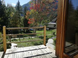 Chalets Le Serre Barbin : Maison / Chalet avec jardin : photos des chambres