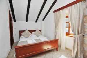 Lady of the Rocks apartments