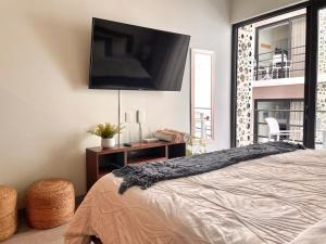 The Boat Condo by Andiani Travel