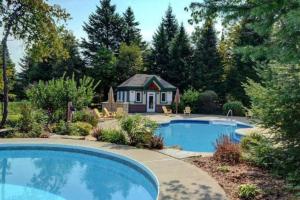 Excellent Townhome On Golf Course w3 Bdrm 2 Bath
