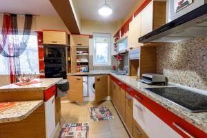 ~Spacious and Cozy 2BR in the heart of Varna~
