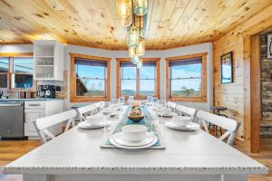 A Song Writers Paradise, Hot Tub Once Owned By Dolly Parton