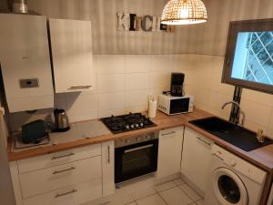 Joli studio les pieds dans l eau avec place de Parking gratuite