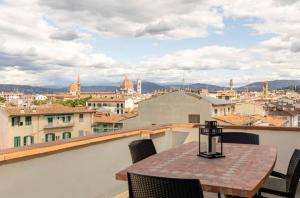 Penthouse with private terrace on Florence