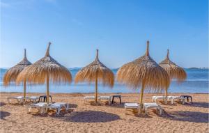 2 Bedroom Cozy Apartment In Playa Honda