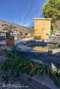 Brynglas Cottage with Hot Tub, Anglesey.