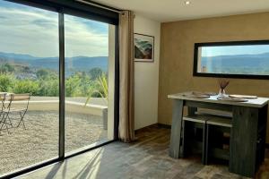 Appartements L'Oree Cevenole, gite avec SPA et vue panoramique sur les Cevennes : photos des chambres