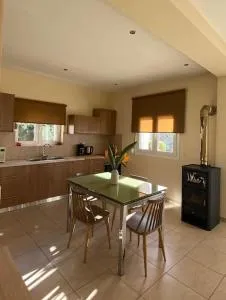 Koundouros Home - Áyios Isídhoros