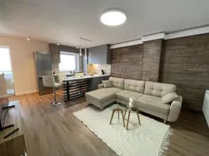 Malachite Urban Gem - Skyline Terrace Oasis - Dămăroaia