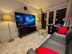 DECOR 3 metro fast WiFi 1Gbs 80TV HBO Disney AppleTV