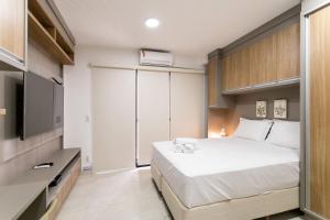 Studio com TV Smart perto do metrô República