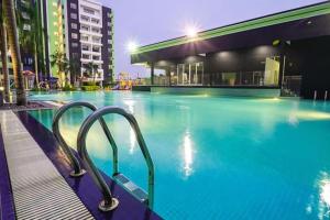 6 Superb PoolView Waterpark Manhattan Homestay Ipoh