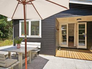 8 person holiday home in Nexø-By Traum