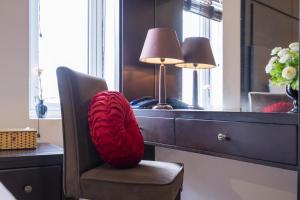 Hanoi Center Silk Charming Hotel & Travel